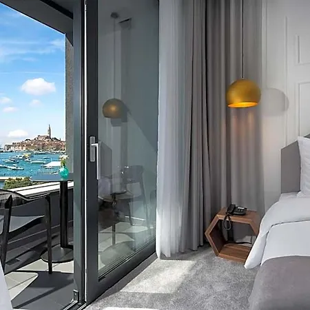 Delfin Hotel 4*